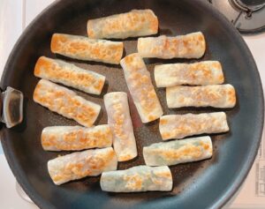 裏返す