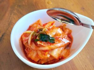 ごま油で和えたキムチ
