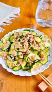 ズッキーニとツナを使ったふらおの料理