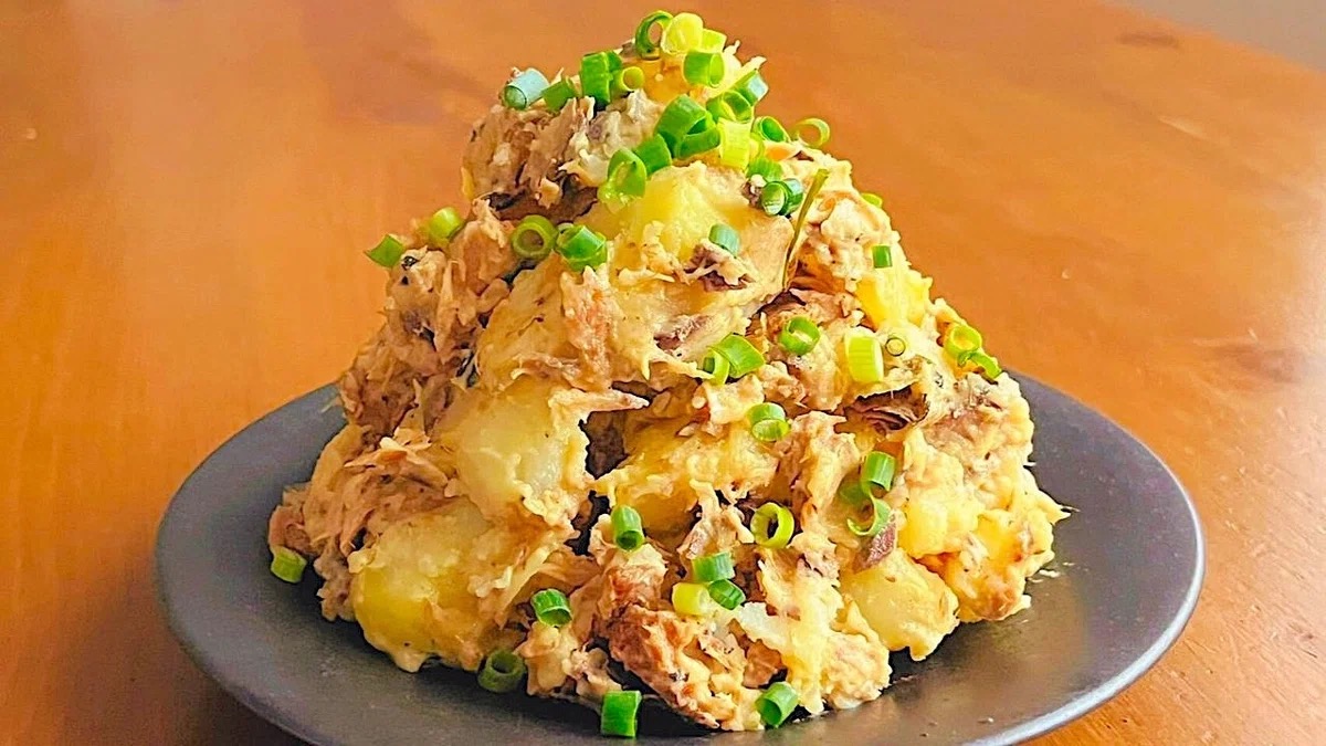 完成したサバ缶ポテサラ