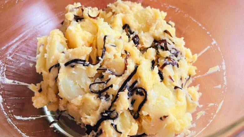 塩昆布とマヨネーズを混ぜたじゃがいも
