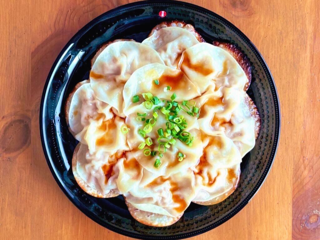 平たいギョーザ