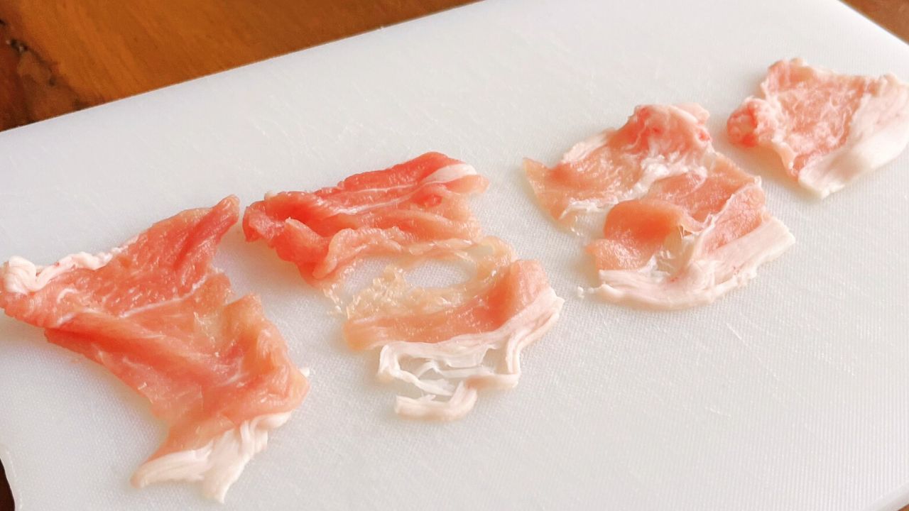 幅3cmほどに切った豚肉