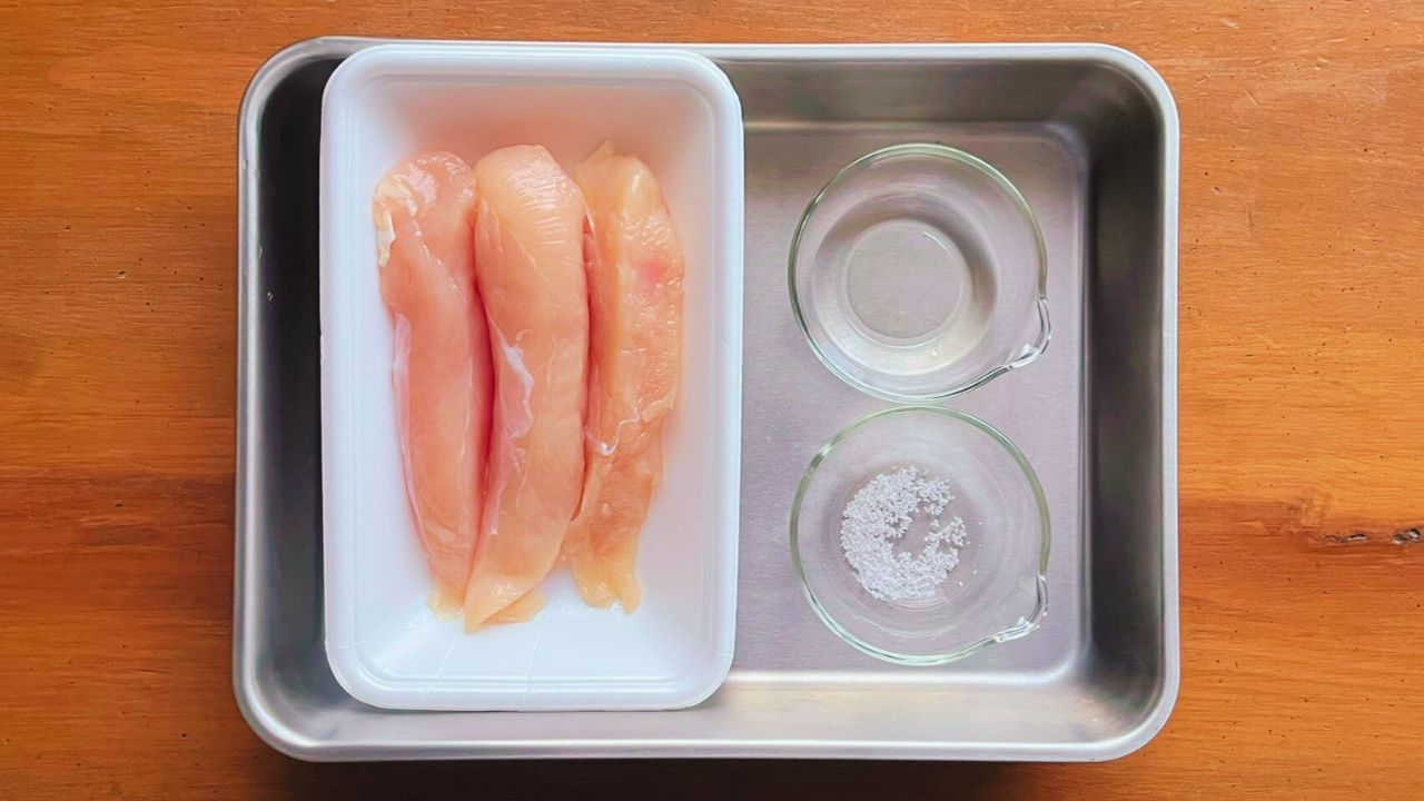 鶏ささみ、酒、塩