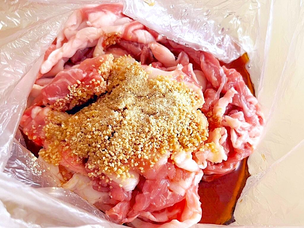 豚こま切れ肉と調味料