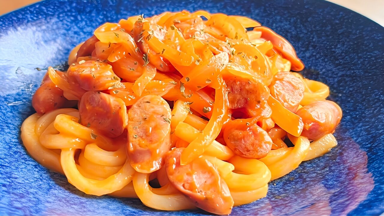 電子レンジで作ったナポリタンうどん